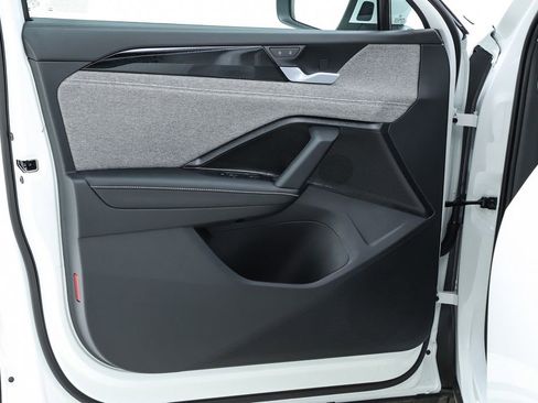 New 2026 Volkswagen Tiguan S image 55