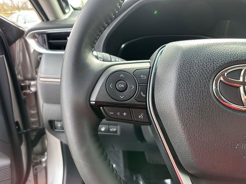 Used 2023 Toyota Venza Limited image 27