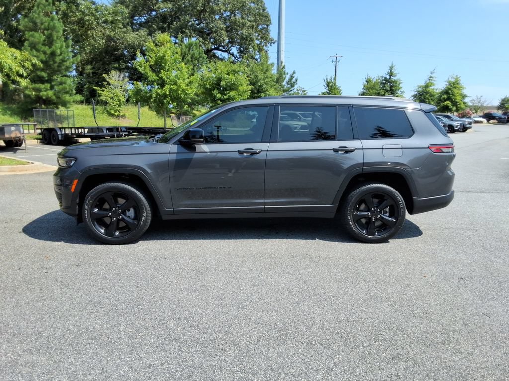 Used 2025 Jeep Grand Cherokee L Altitude RWD image 8