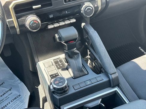 Certified 2026 Toyota Tacoma TRD Off-Road AWD/4WD image 25