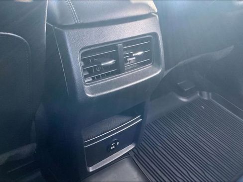 Used 2021 Ford Edge SEL image 10