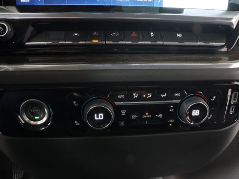 Used 2024 Chevrolet Silverado 1500 LT AWD/4WD image 8