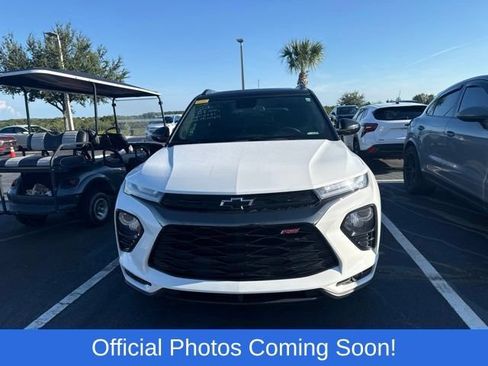 Used 2021 Chevrolet TrailBlazer RS w/ Sun and Liftgate Package FWD image 2