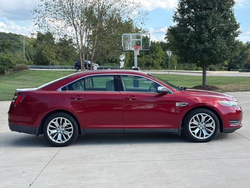 Used 2013 Ford Taurus Limited FWD image 6