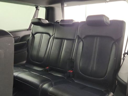 Used 2024 Jeep Wagoneer L Series II w/ Flexible Seating Group AWD/4WD image 33