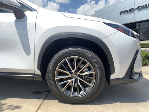 Used 2024 Lexus NX 250 FWD w/ Towing Package (2000 Lbs) image 13
