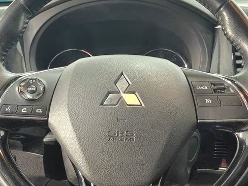 Used 2017 Mitsubishi Outlander SEL FWD image 27