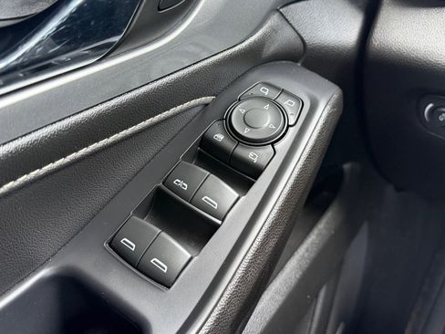 Used 2022 Chevrolet Traverse LT w/ LT Premium Package FWD image 30