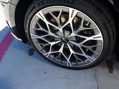 New 2026 Genesis G90 3.5T image 6