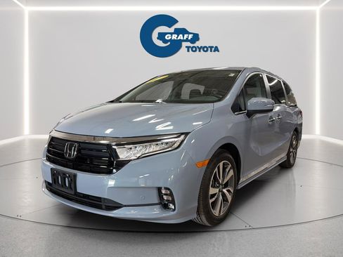 Used 2024 Honda Odyssey Touring image 2