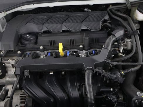 Used 2024 Hyundai Venue SEL image 19