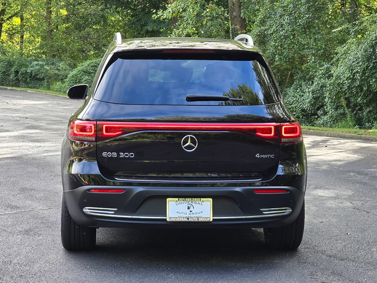 Used 2023 Mercedes-Benz EQB 300 4MATIC w/ Pinnacle Package image 5