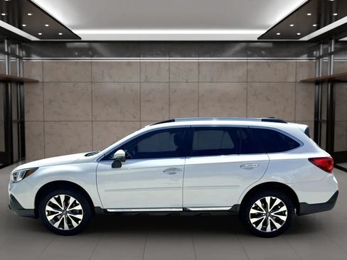 Used 2019 Subaru Outback 2.5i Touring AWD/4WD image 6
