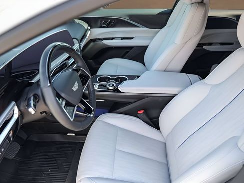 Certified 2026 Cadillac Lyriq Luxury w/ LPO, Floor Liner Package AWD/4WD image 8