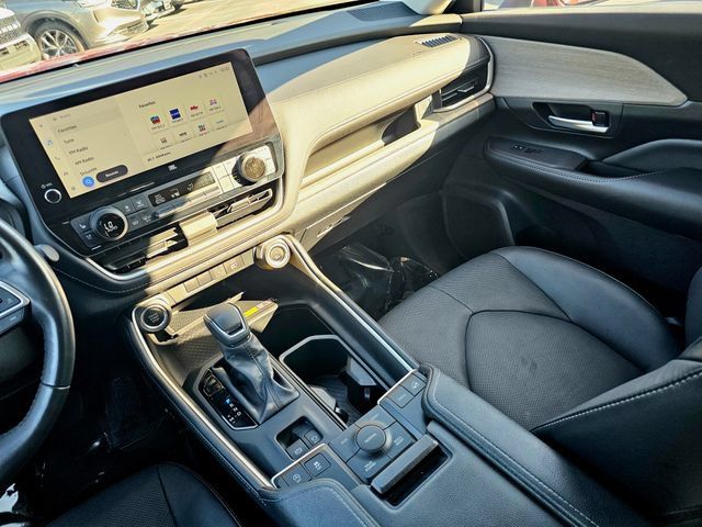 Used 2024 Toyota Grand Highlander AWD image 35
