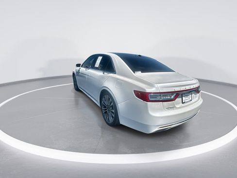 Used 2017 Lincoln Continental Select AWD/4WD image 6