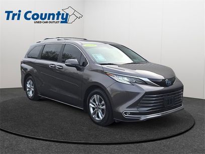 Certified 2022 Toyota Sienna Limited