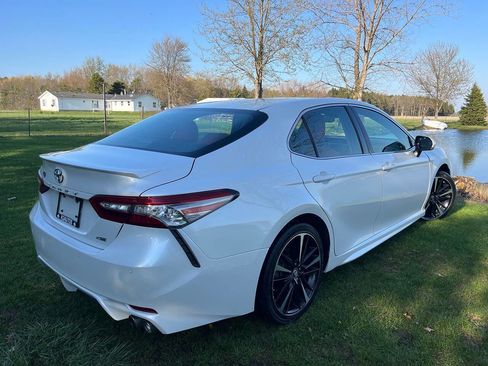 Used 2018 Toyota Camry XSE FWD image 8