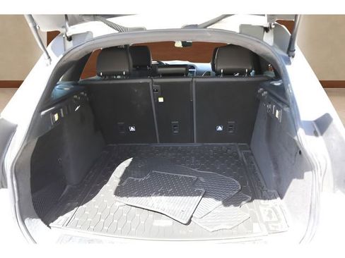 Used 2019 Jaguar F-PACE R-Sport image 16