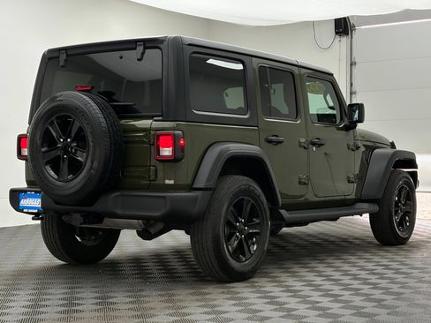 Used 2022 Jeep Wrangler Unlimited Sport AWD/4WD image 7