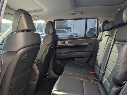 Used 2025 Hyundai Santa Fe Limited image 14