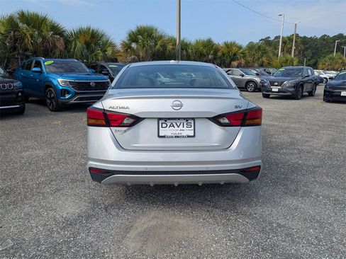 Used 2023 Nissan Altima 2.5 SV image 4