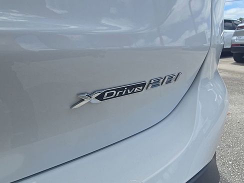 Used 2021 BMW X1 xDrive28i AWD/4WD image 11