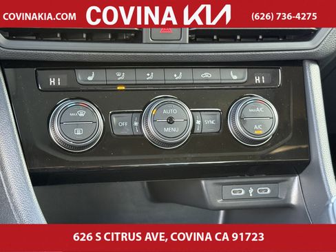 Used 2024 Volkswagen Jetta SE w/ Panoramic Sunroof Package image 24