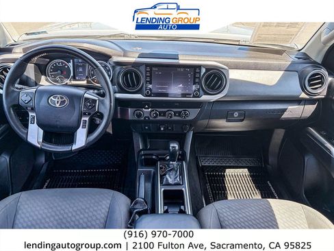 Used 2020 Toyota Tacoma SR5 AWD/4WD image 11