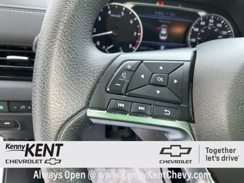 Used 2025 Nissan Sentra SV image 17