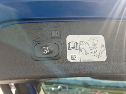 Used 2019 Ford Escape Titanium AWD/4WD image 16