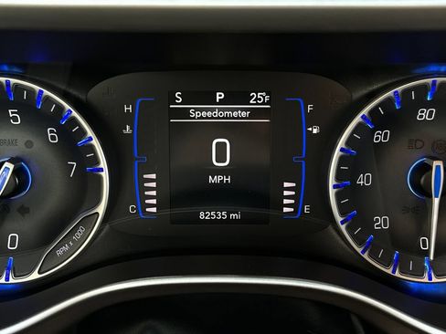 Used 2023 Chrysler Voyager LX FWD image 21