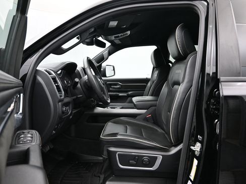 Used 2024 RAM 1500 Laramie AWD/4WD image 9