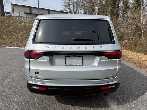 Used 2023 Jeep Wagoneer Series II image 7