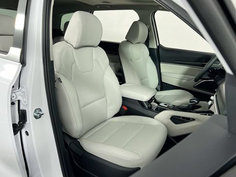 Certified 2024 Kia Telluride S w/ S Sunroof Package FWD image 32