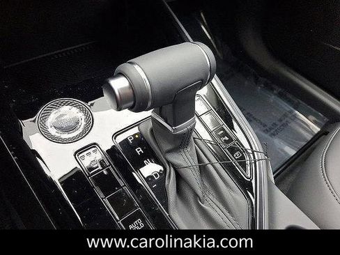 New 2025 Kia Niro EX image 10