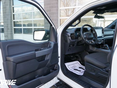 Used 2025 Ford F150 XLT w/ Equipment Group 301A Standard image 17