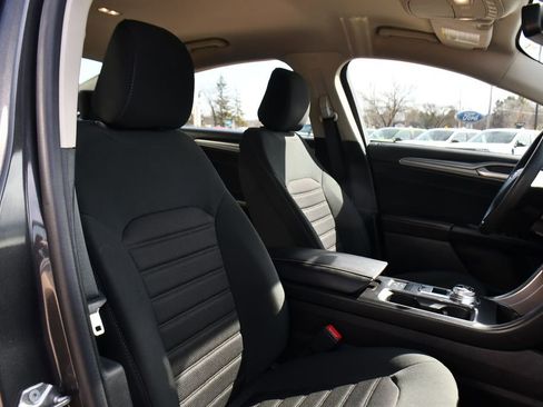 Used 2020 Ford Fusion SE image 16