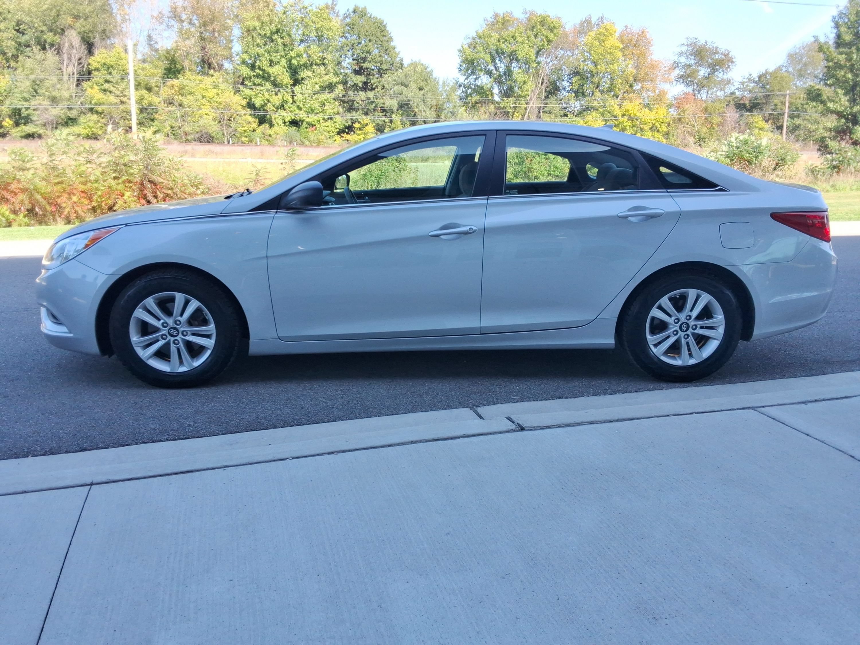 Used 2013 Hyundai Sonata GLS FWD image 9