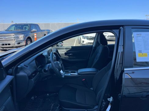 Used 2025 Nissan Sentra SV FWD image 26