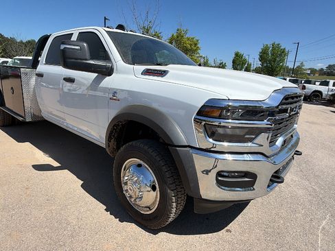 New 2026 RAM 4500 Tradesman w/ Chrome Appearance Group AWD/4WD image 5