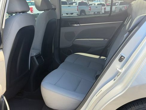Used 2018 Hyundai Elantra Value Edition FWD image 18