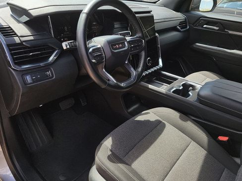 Used 2025 GMC Acadia Elevation FWD image 10