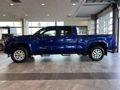 Used 2025 Toyota Tacoma SR5 AWD/4WD image 10