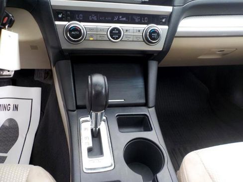 Used 2016 Subaru Outback 2.5i Premium image 14