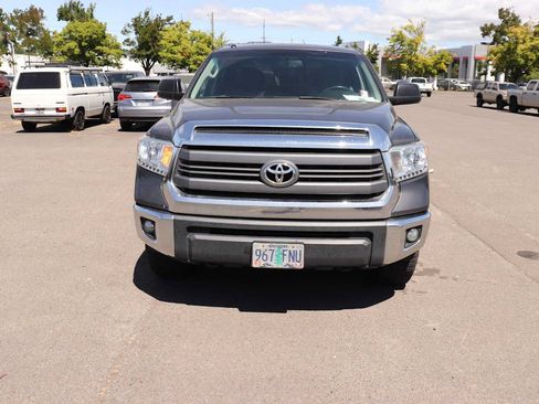 Used 2015 Toyota Tundra SR5 w/ SR5 Upgrade Package AWD/4WD image 2