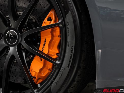 Used 2016 McLaren 675LT Spider RWD image 28