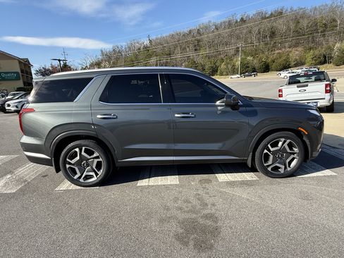 Used 2024 Hyundai Palisade SEL w/ Premium Package image 4