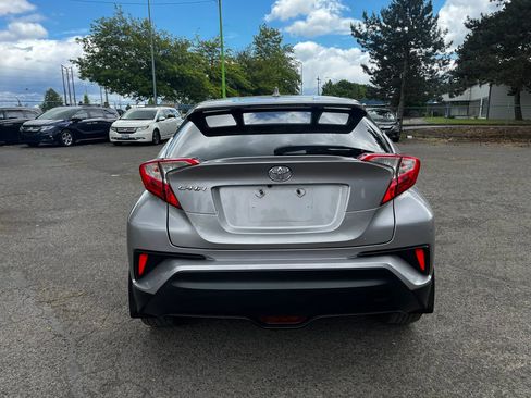 Used 2018 Toyota C-HR XLE FWD image 4