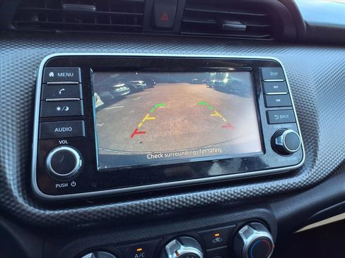 Used 2019 Nissan Kicks S image 5